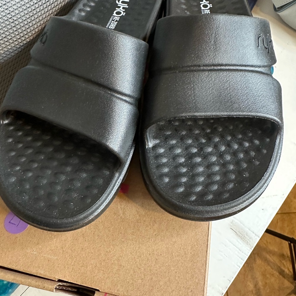 Ryka Black Slide Sandals Comfort Design - Picture 2 of 2